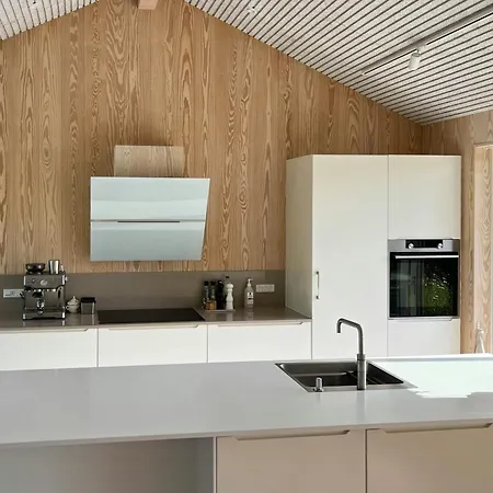 Modern Summer House Close To A Sandy Nyaraló